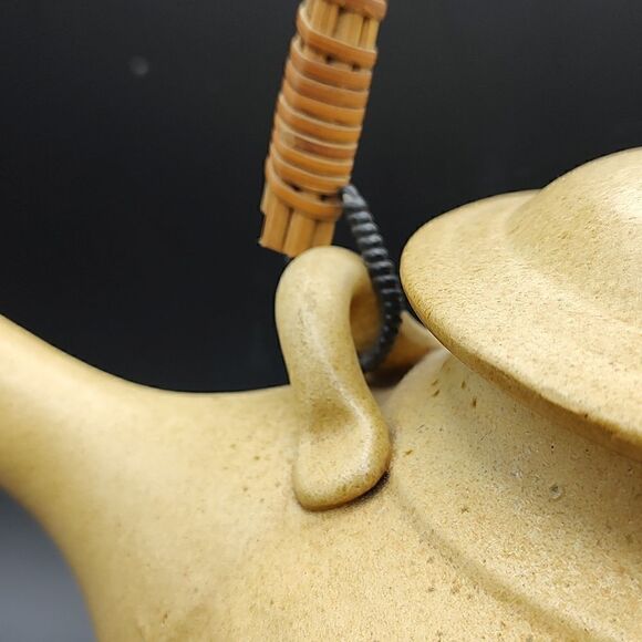 Vintage MCM California Art Pottery Teapot with a Woven Wicker Handle - Picture 4 of 9